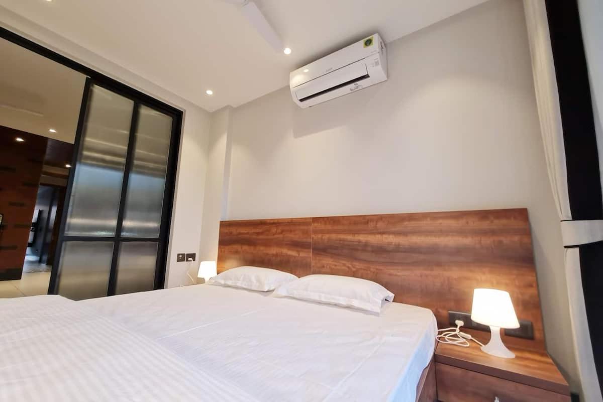 Apt# One-Four-Two - With Lift - High Speed Wifi - Smart Tv Nowe Delhi Zewnętrze zdjęcie