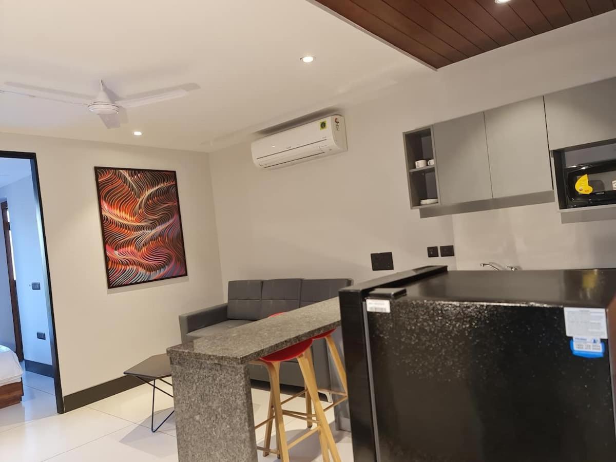 Apt# One-Four-Two - With Lift - High Speed Wifi - Smart Tv Nowe Delhi Zewnętrze zdjęcie